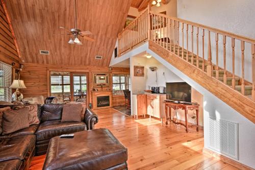 Sebring Casa | 40-Acre Farm with Animals and Fishing in Sebring!