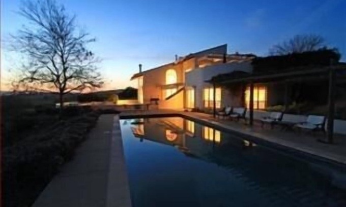 Soledad Casa | 40 Acres 5000 Cuadrado pie, $ 975 / nt 10-14 Plazas piscina, Viña, Vistas!