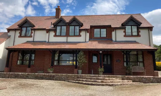 Wentnor Otro | 40 Acres, Shropshire Hills Retreat & Games Room