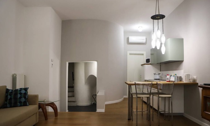 Naples City Centre Apartamento | 40 m² Apartamento ∙ 1 habitación ∙ 5 huéspedes