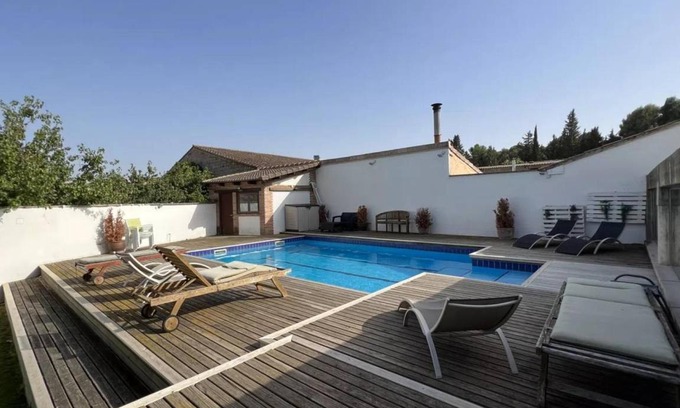 Torres de Barbues Casa | 400 m² Casa ∙ 5 habitaciones ∙ 14 huéspedes