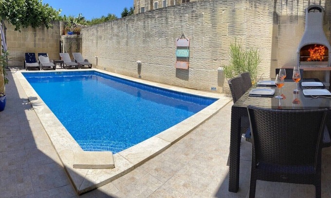 Ggantija Otro | Masía convertida de 400 años con piscina privada