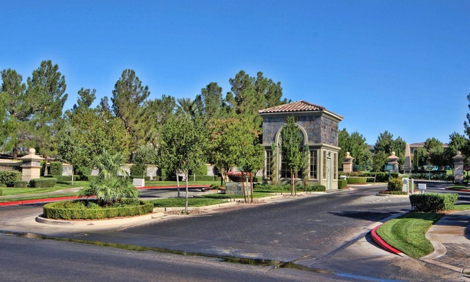 Spring Valley Casa | 4000 pies cuadrados, LUXURY HOME- POOL -Gated Community