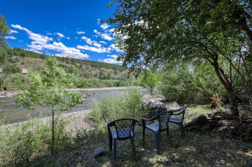 Pagosa Springs Casa | 403 Apache Street