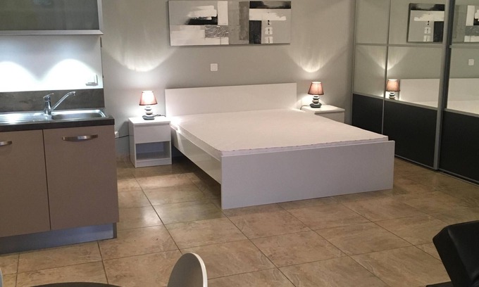 Ville-di-Pietrabugno Casa | Estudio de 40m2 con orientación sur en planta baja con jardín privado y no fumadores.🚭