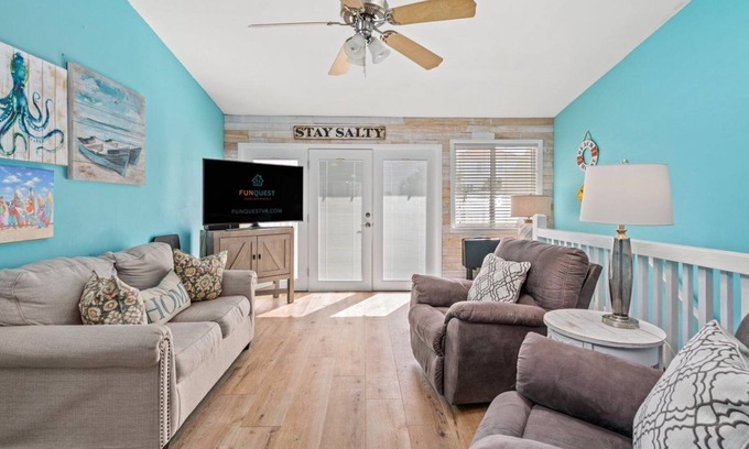 Thomas Drive Condominio | 4109 A Safari St