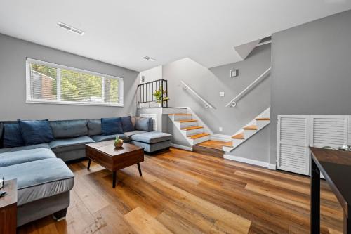 St. Charles Apartamento | 411 San Juan Recently Renovated 2 Bedroom TownHome