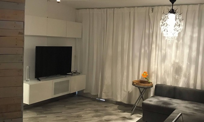 Eleanor Roosevelt Apartamento | 419 Roosevelt Downtown local-Urban humble area. Charming 1-bedroom apartment