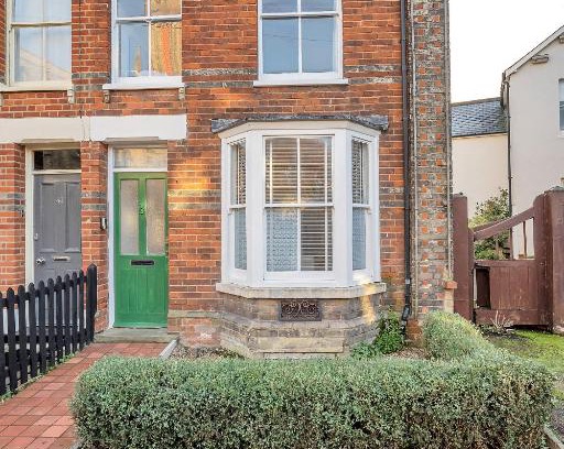 Bury St Edmunds Casa | 42 Church Row - 2 beds and 2 bathrooms