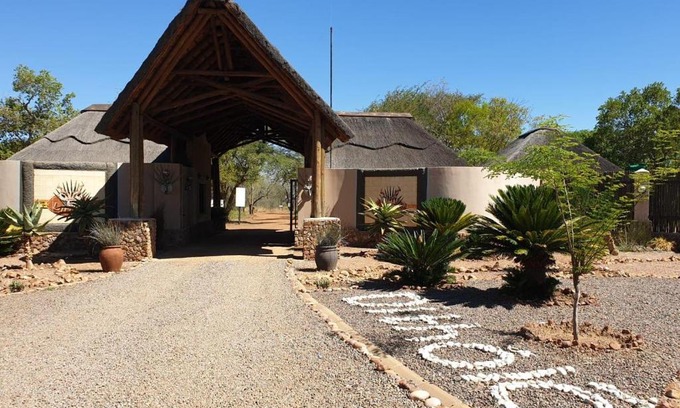 Leeupoort Cabina | 42@ Ditholo Game Lodge