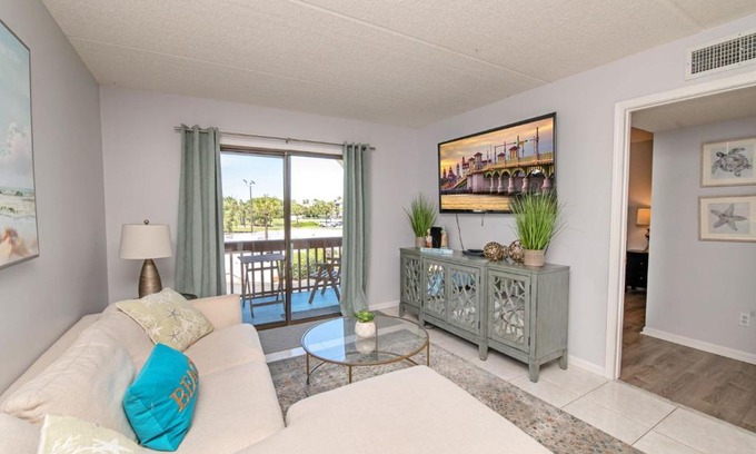 St. Augustine Beach Casa | 4205 Courtyard Villa 2nd Fl N