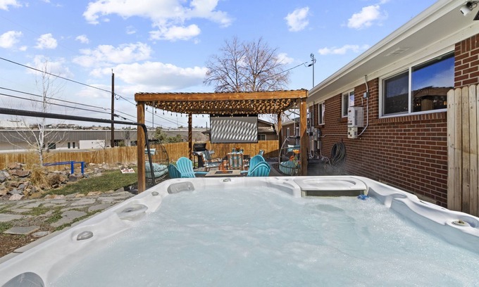 Welby Casa | 420Friendly PS5 Hottub Arcade PoolTable Theater