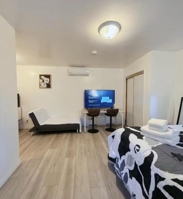 San Gabriel Casa | 426后院小屋