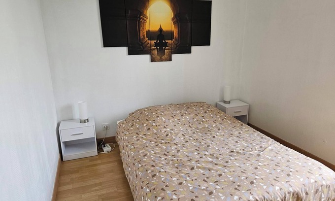 Salignac-Eyvignes Apartamento | 45 m2 apartment on 1st floor of a 2-storey building in the heart of Salignac
