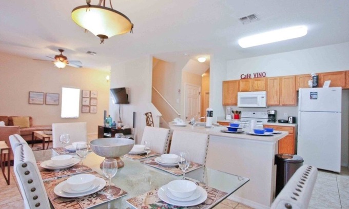 Bellavida Casa | 4563 Ada Lane 2596 4 Bedroom Townhouse by RedAwning