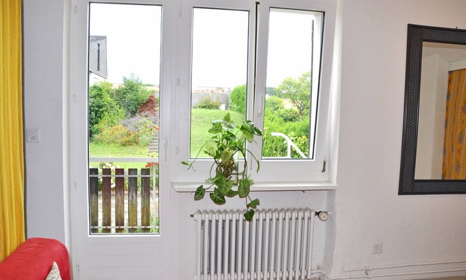 Kloten Apartamento | Estudio de 35m2 en una villa en el campo, aeropuerto 10min / Zurich HB 29min