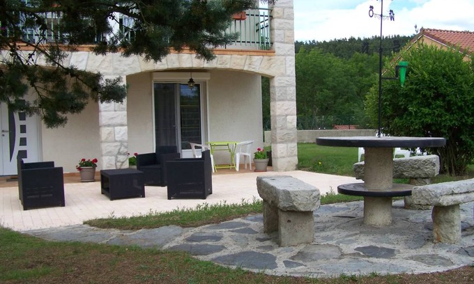 Saint-Pierre-Eynac Casa | 46 m² Casa ∙ 1 habitación ∙ 3 personas