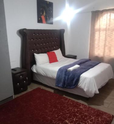 Komani Cama Y Desayuno | 46 on Kowie TBT guest house