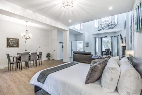 Central West End Apartamento | 4632 First Floor Hidden Gem