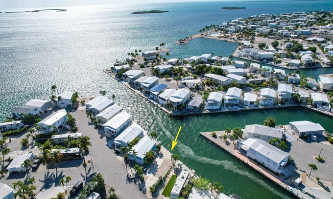 Cudjoe Key Alquiler De RV | 464 Empty RV Lot with 35' Seawall
