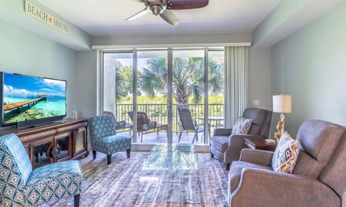 Ruskin Casa | 464 Little Harbor