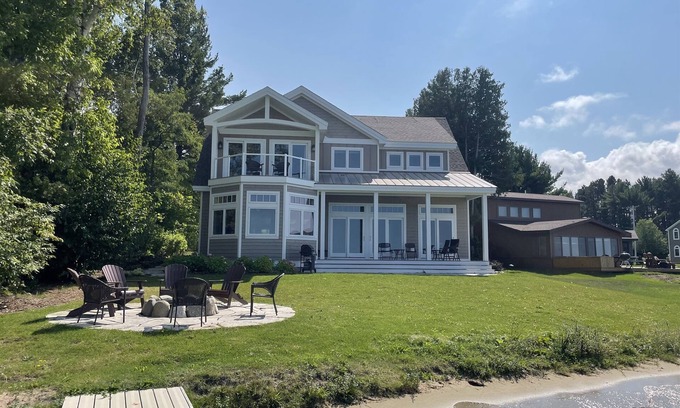 Maple City Cabaña | 4678 on Glen Lake - Beautiful Luxury Cottage