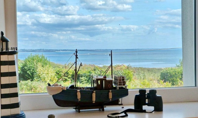 Audierne Villa | 473-Villa 100m from the GR34. Superb sea view