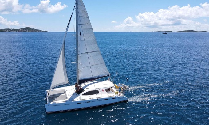 Cozumel Alquiler De Eote | 47ft Deluxe Catamaran, 2 rooms, 2 bathrooms