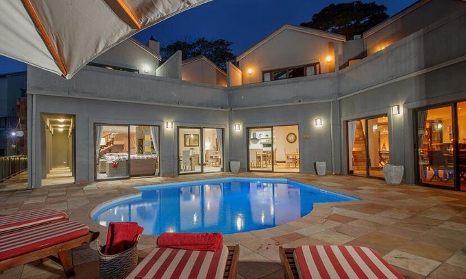 Hunter's Home Cabina | 47th on Howard