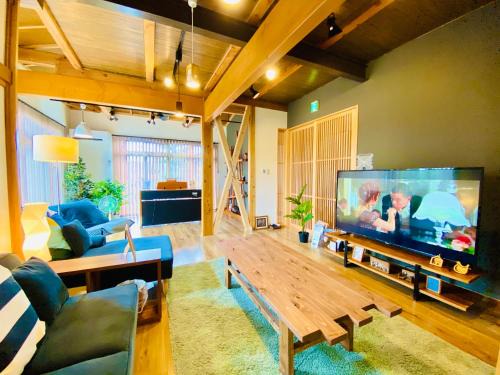 Matsuyama Casa | 48坪!道後温泉付近駐車場有り清潔さと設備の充実さが高評価 大切な家族仲間と広々とくつろげます