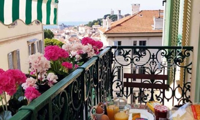 Riou - Petit Juas - Av de Grasse Apartamento | 48. Bright and charming apt with a lovely view, two bedrooms and two bathrooms