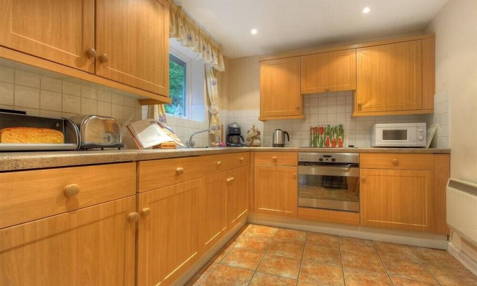 Charmouth Cabaña | 48 Fernhill Heights
