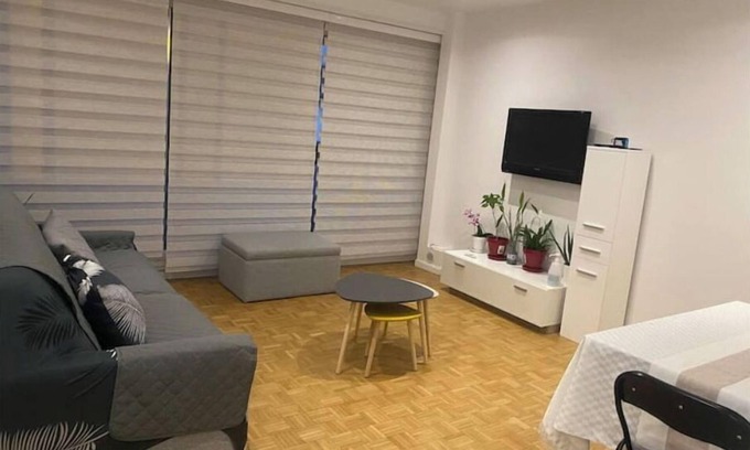 Asnieres-sur-Seine Apartamento | 49 m2 apartment with balcony and parking next to the station