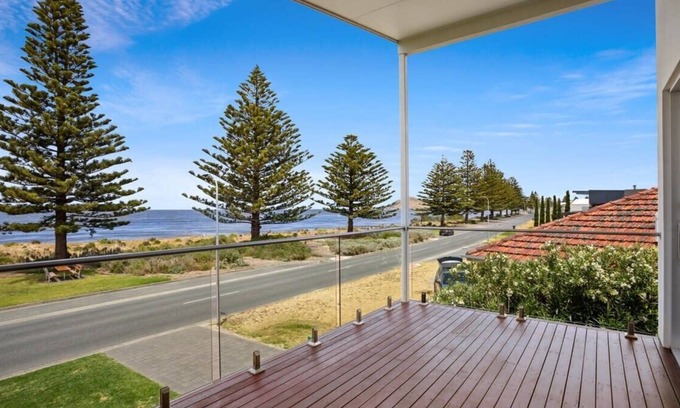 Victor Harbor Casa | 4A Franklin Pde Encounter Bay - Linen & Wi-Fi