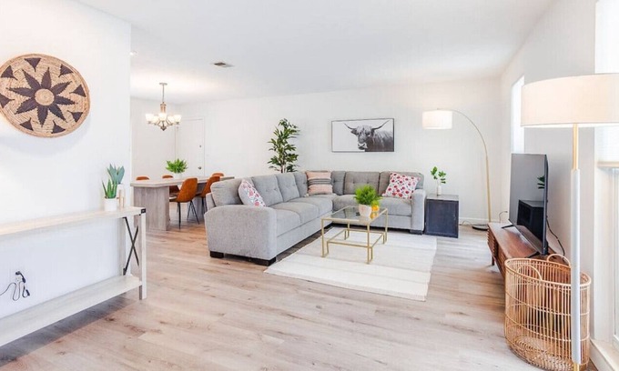 Lindenwald Casa | 4B House 10 min to West Chester, Liberty Hospitals, Spooky Nook