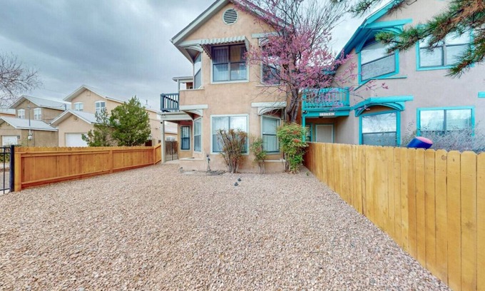 Sawmill Area Casa | 4bd/2.5ba|Near SawMill &Old Town