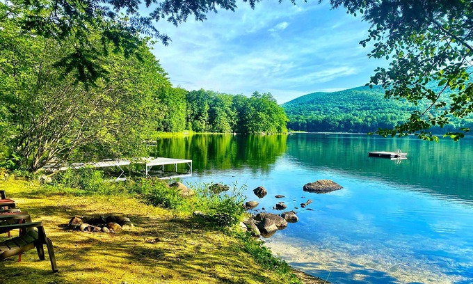 Moultonborough Casa | 4bd/3b -Tranquil Lakefront rental neighboring Lake Winnipesaukee & Squam