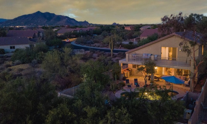 Desert View Village Casa | 4BD / 3BTH Desert Home Near Golf Course - Capacidad para 12