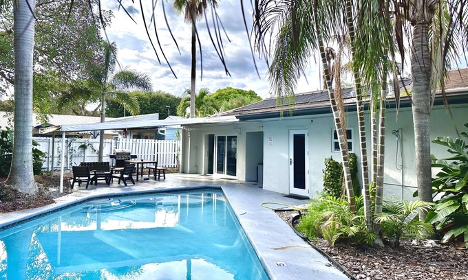 South Corals Casa | 4BD Family Paradise Retreat - Heated Pool/Arcades/Pool Table