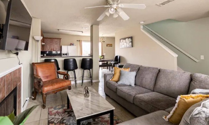 Dallas Casa | 4BD-KingBed-Remote Workspace