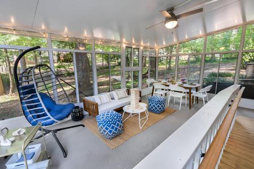 Eastgate Casa | 4BD Near Downtown - Theatre, Patio, Games
