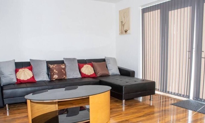 Seacroft Casa | 4BD Peaceful Family to Stay in Leeds Suburbs