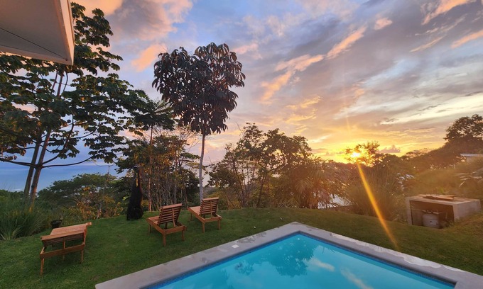 Ballena Casa | 4bdr Casa en Uvita | TOROGOZ | Piscina Privada