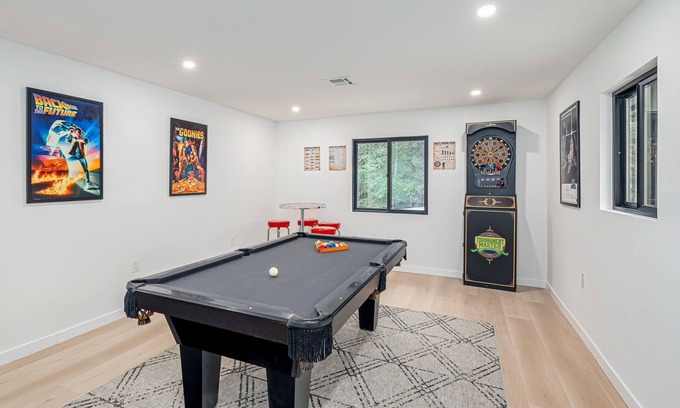 Kingston Casa | 4Bdrm 3ba Pickleball, Pool Table, Nearby Marina!