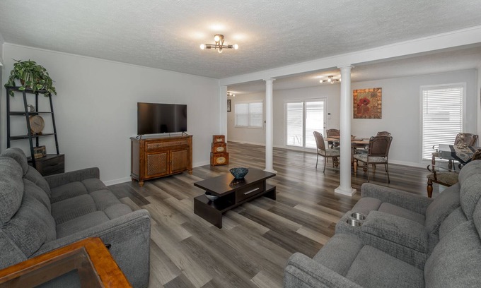 Mount Vernon Casa | 4Bed,3Bth Windrock Haven With Long Term Indirect Trail Access ATV Bike Adventure
