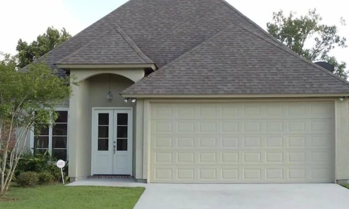 Shenandoah Casa | !4BR 2.5BTH!by Hospitals & LSU!NOLA easy drive!