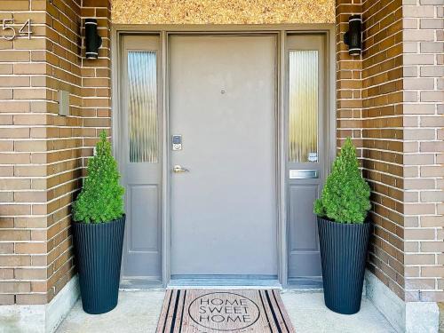Renfrew-Collingwood Casa | 4BR 2BA Downtown-View Cozy House with Parking, Pet-Free