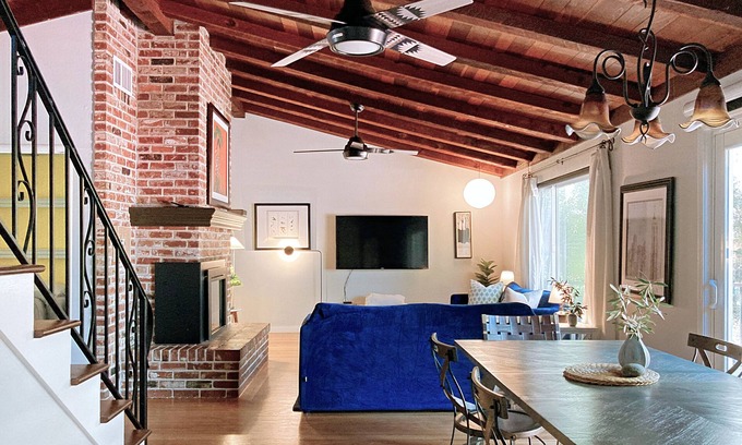 Arden-Arcade Casa | Pet-friendly 4BR/2BA Mid-Century Retreat House: Your Perfect Getaway!