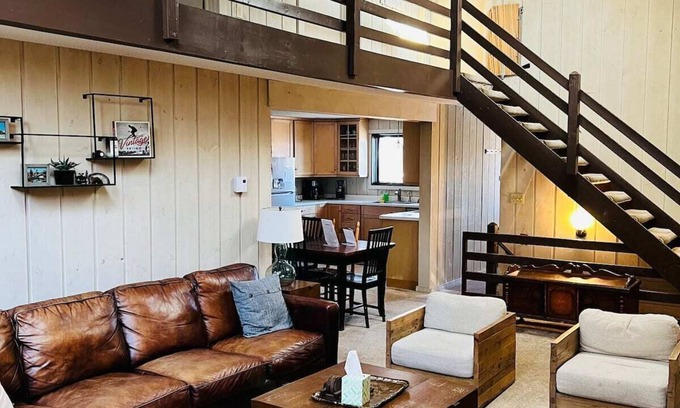 West Dover Chalet De Esquí | Casa Verde de la Montaña - MT SNOW | SHUTTLE GRATIS | CAMINO DE ESQUÍ