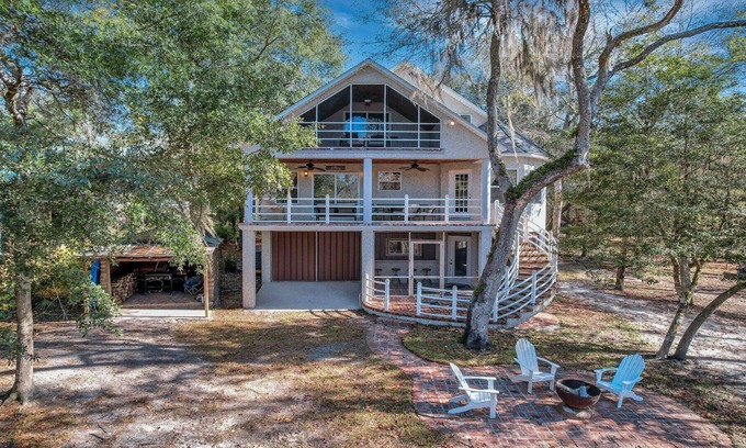 Waynesville Casa | 4BR/3BA Cabin on Satilla River | Sleeps 12 | Adventure Awaits